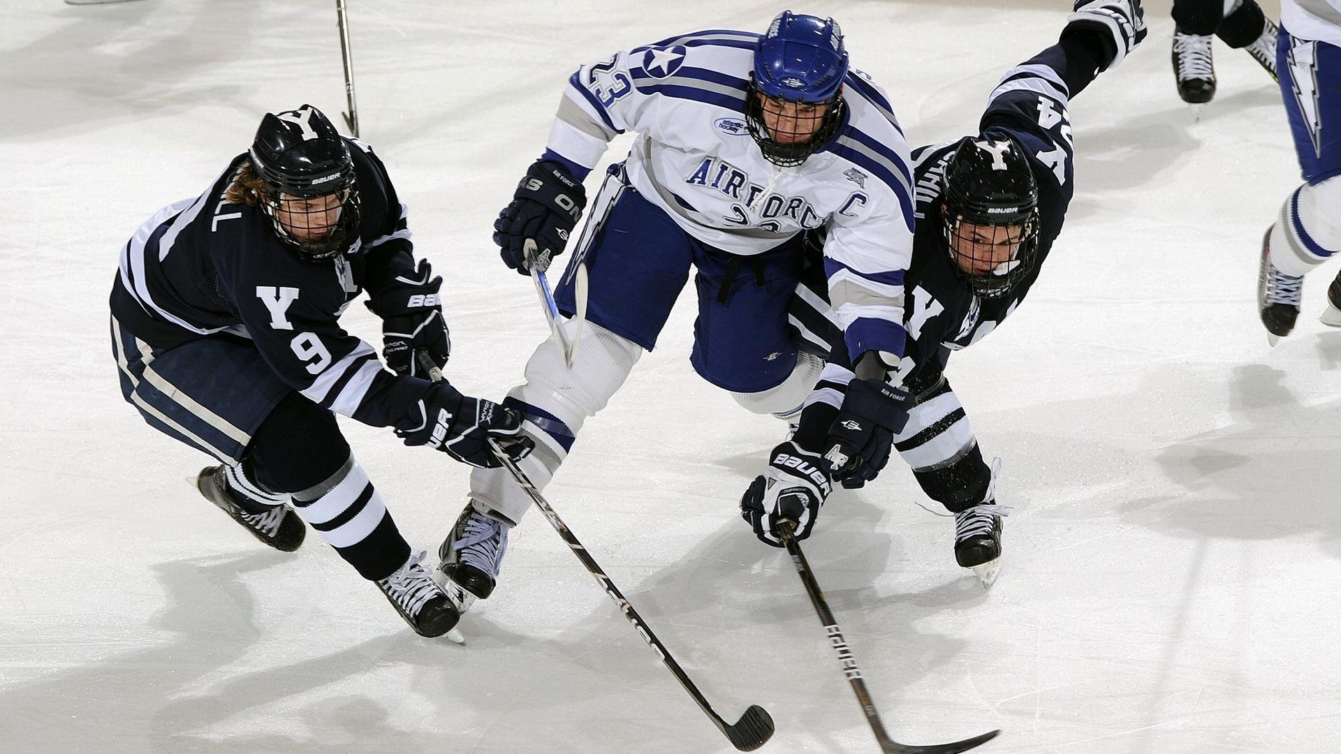 AYX体育官网-西甲转折点：变攻为守的精彩演绎，西甲转播分成改革